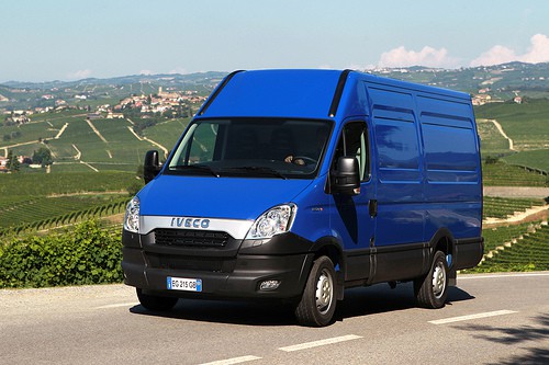 IVECO 小型巴士